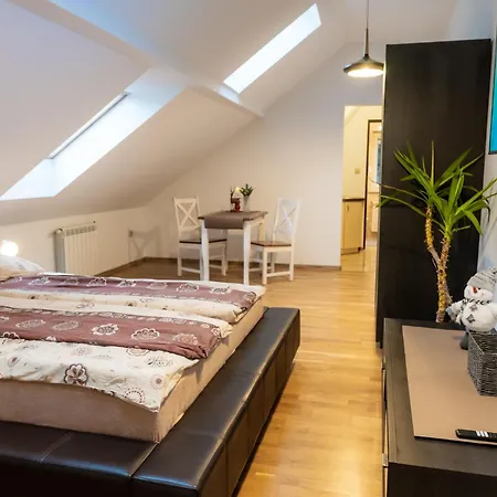 Gosciniec Stara Szkola Affittacamere Haluszowa