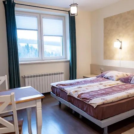 Gosciniec Stara Szkola 3* Haluszowa