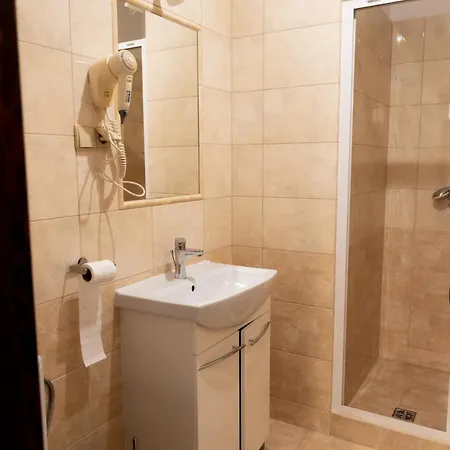 Gosciniec Stara Szkola Casa de hóspedes Haluszowa