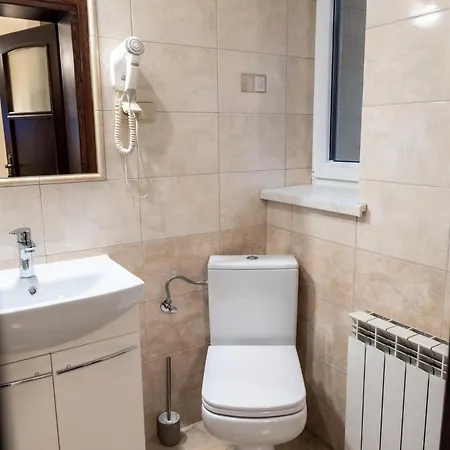 Gosciniec Stara Szkola Affittacamere Haluszowa