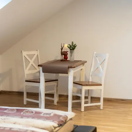 Gosciniec Stara Szkola Guest house Haluszowa